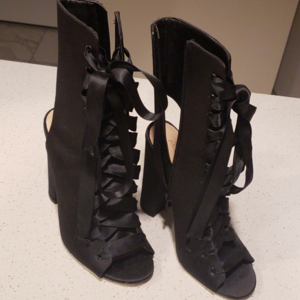Akira Open Toe Wedge - Picture 2 of 7